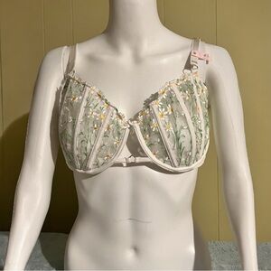 Victoria's Secret Dream Angels Bra Push-up Without Padding Underwired Boning
